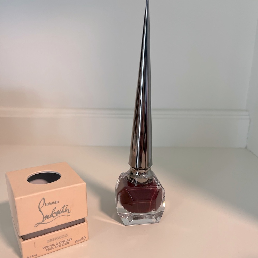 NEW Christian Louboutin Miziggoo nail colour